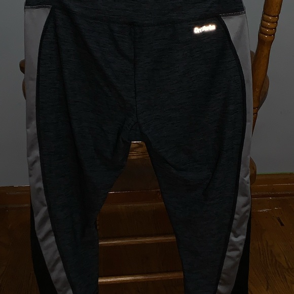 Women's Athletic Capris - Picture 3 of 3